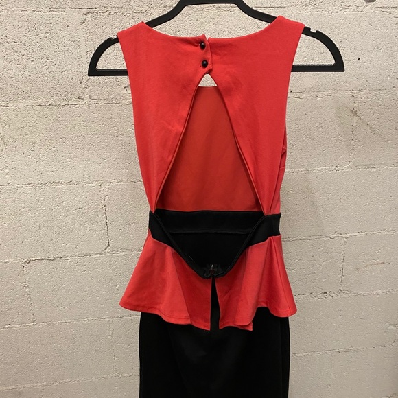 Woman’s Dress - Picture 3 of 4